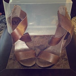 Size 10- Diane Von Faustenberg